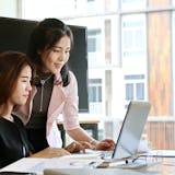 優しい先輩の特徴とは?後輩・部下が憧れる“...