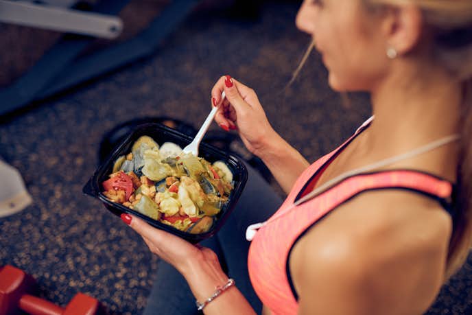 筋肉を効率的につけるには食事のバランスも意識する