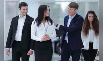 ごめん避けする女性がとる行動。避け...