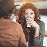 付き合ってないのに「ハグしたい」「ぎゅーし...