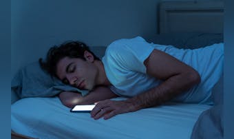 付き合ってないのに寝落ち通話する男...