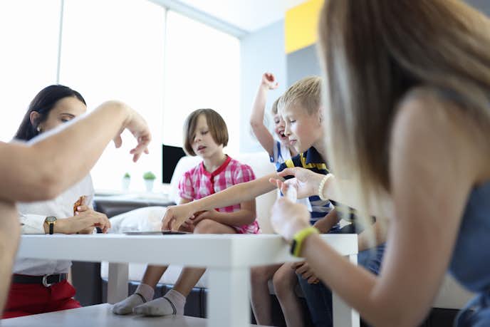 面白い人気カードゲーム30選 子供から大人までハマるおすすめ商品をご紹介 Smartlog 面白い人気カードゲーム30選 子供から大人までハマるおすすめ商品をご紹介 Smartlog