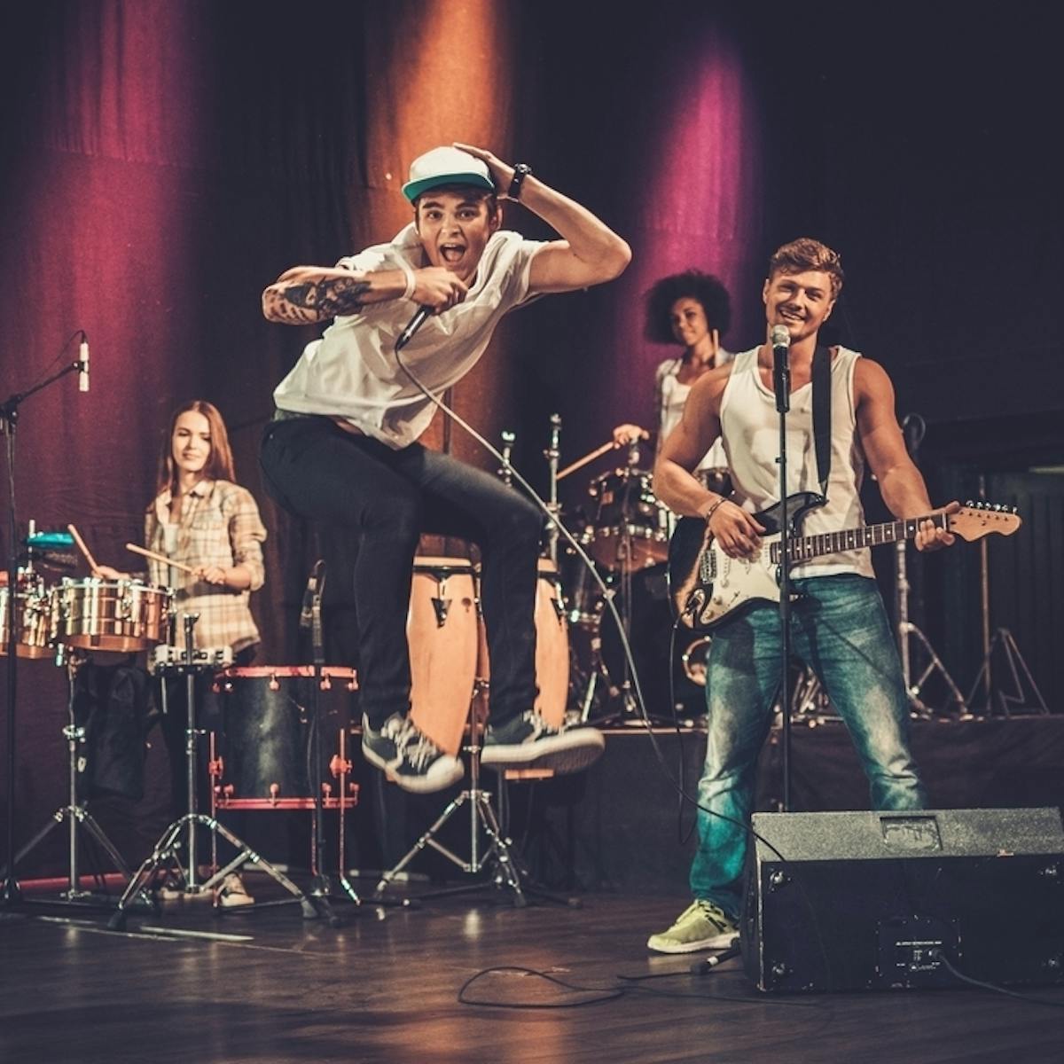 ワンピースの歴代主題歌一覧 盛り上がる有名曲から感動曲まで人気アニメソングを解説 セレクト ワンピースの歴代主題歌一覧 盛り上がる有名曲から感動曲まで人気アニメソングを解説 セレクト