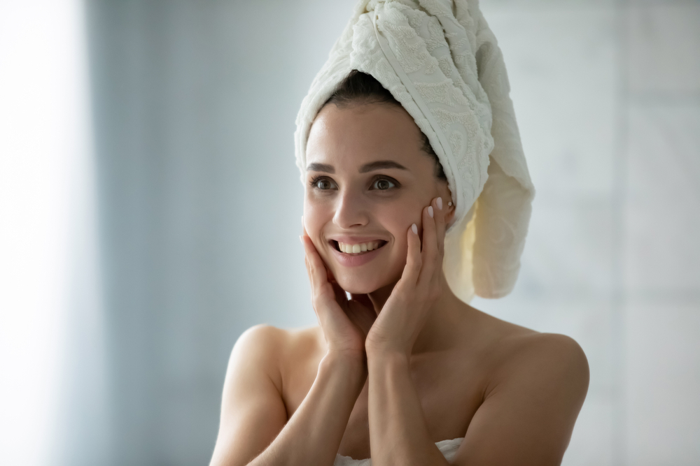 顎のたるみを取る方法 二重顎を改善するグッズや筋トレメニューを紹介 Smartlog