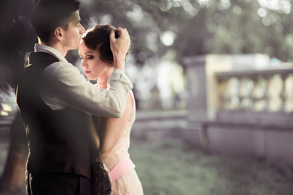 ハグの時に頭を撫でる男性心理 付き合ってない人 彼氏の気持ちを解説 Smartlog ハグの時に頭を撫でる男性心理 付き合ってない人 彼氏の気持ちを解説 Smartlog