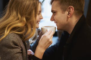 彼氏が寝てばかりでつまらない 男性が寝すぎてしまう理由 起きてもらうコツとは Smartlog