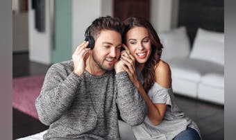 泣きたい時に聞く曲25選 悲しく切ない時に聴くと落ち着く 泣ける歌 とは Smartlog 泣きたい時に聞く曲25選 悲しく切ない時に聴くと落ち着く 泣ける歌 とは Smartlog