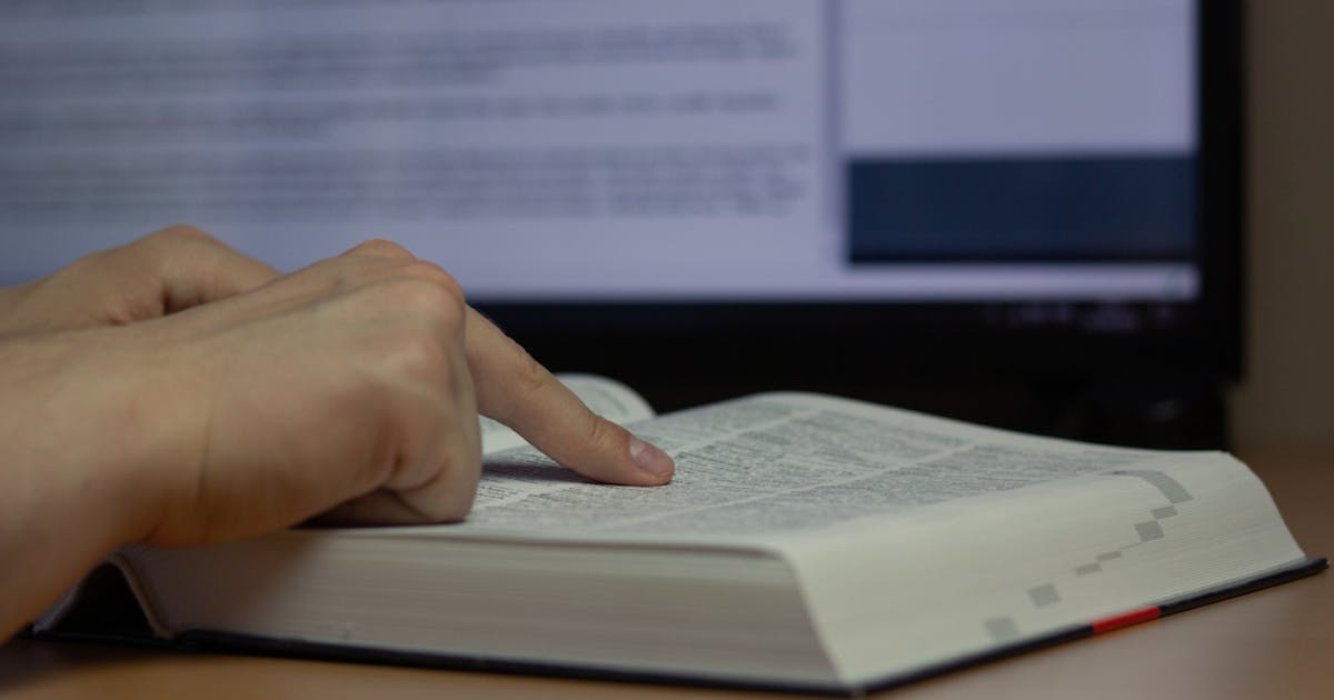 古語辞典のおすすめ8選 古典の勉強に役立つ人気の辞書を大公開 Smartlog 古語辞典のおすすめ8選 古典の勉強に役立つ人気の辞書を大公開 Smartlog