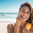                 ノンケミカルのおすすめな日焼け止め10選｜肌が白浮きしない人気商品を大公開 | Smartlog              