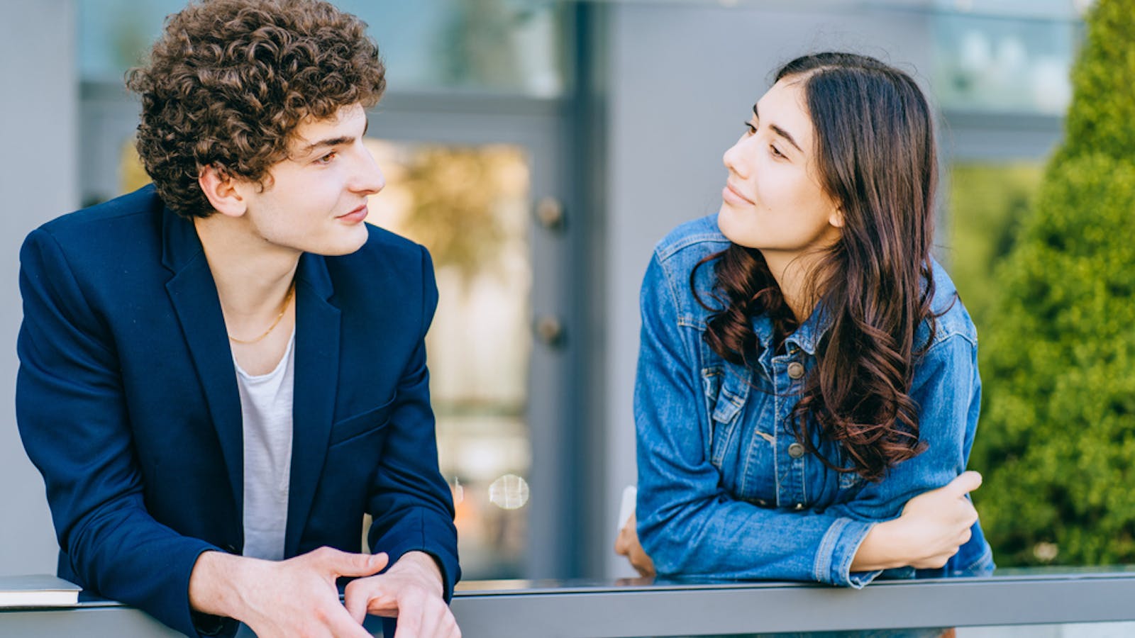 縁を切った方がいい友達の特徴 関係を断ち切るべき人の共通点とは Smartlog 縁を切った方がいい友達の特徴 関係を断ち切るべき人の共通点とは Smartlog