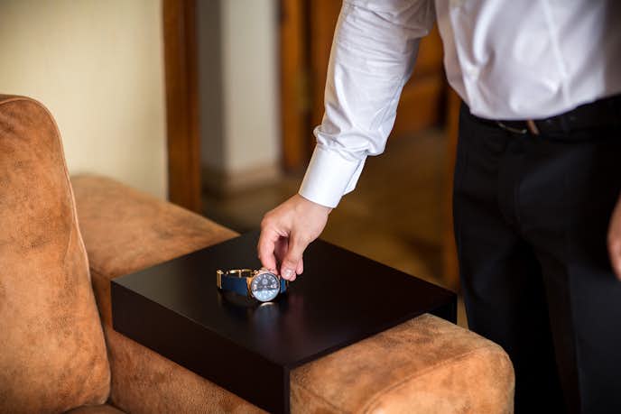 ウォッチスタンドのおすすめ12選 腕時計をおしゃれに保管できる人気商品を紹介 Smartlog ウォッチスタンドのおすすめ12選 腕時計をおしゃれに保管できる人気商品を紹介 Smartlog