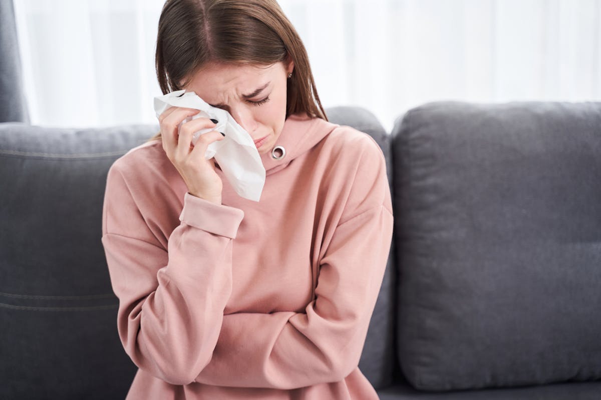 普段泣かない彼女が泣いた時の対処法 女性を深く傷つけた時はどうすればいい Smartlog 普段泣かない彼女が泣いた時の対処法 女性を深く傷つけた時はどうすればいい Smartlog