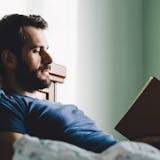 経済小説のおすすめ20選。仕事にも活かせる...
