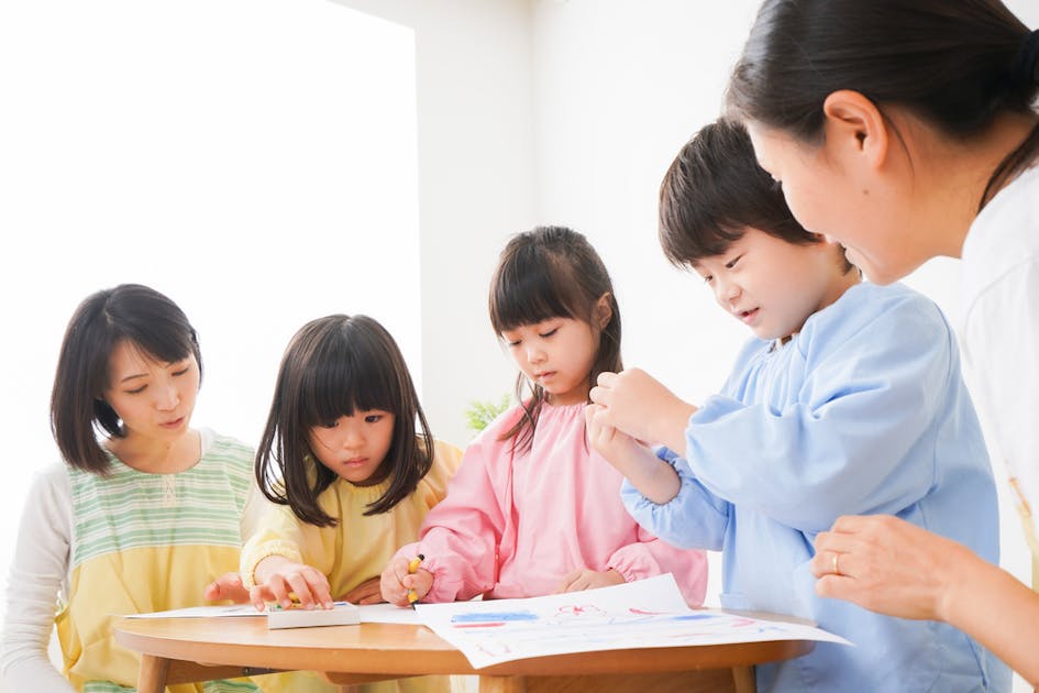 幼稚園児用スモックのおすすめ15選 半袖や長袖など子供に最適なスモック特集 Smartlog