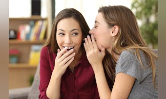 嘘をつく人の心理とは?平気で嘘をつ...