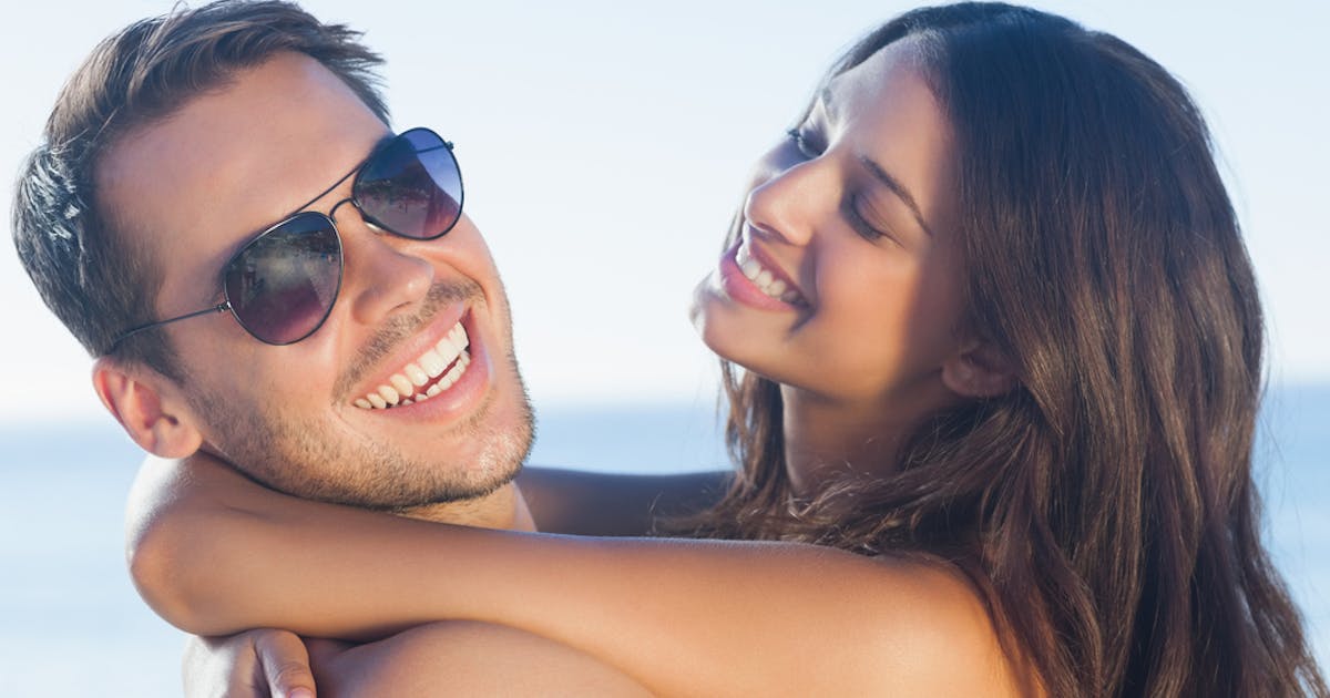 ハグが好きな人の特徴とは すぐに抱きしめてくる人の共通点を大公開 Smartlog ハグが好きな人の特徴とは すぐに抱きしめてくる人の共通点を大公開 Smartlog