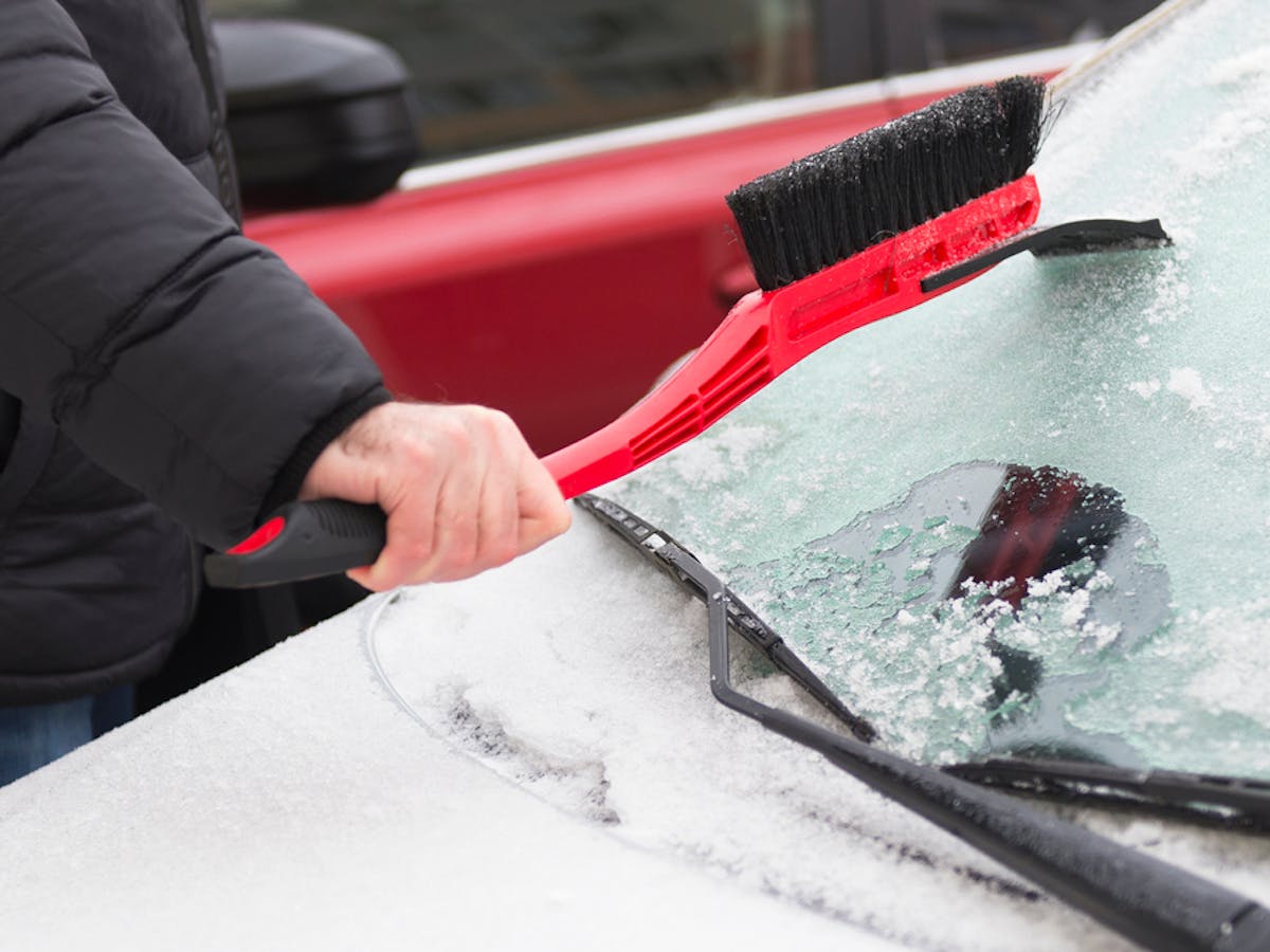スノーブラシのおすすめ9選 傷つけずに車の雪おろしができる人気商品を解説 セレクト スノーブラシのおすすめ9選 傷つけずに車の雪おろしができる人気商品を解説 セレクト