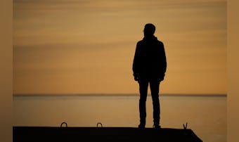 人を好きになれない男性の特徴とは?...
