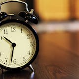 おしゃれなアナログ置き時計10選。お部屋の...