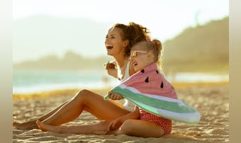 子供用ラップタオルのおすすめ10選｜プールや海で使える人気の巻きタオルとは？