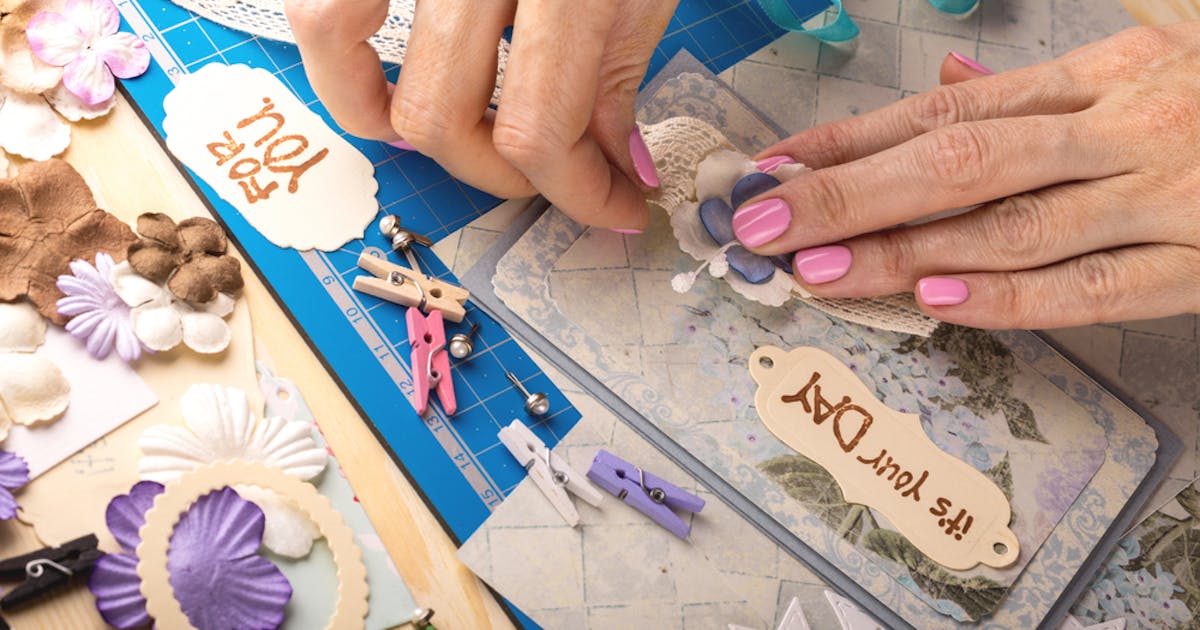 スクラップブックの人気おすすめ10選 写真や雑誌の切り抜きを貼れる おしゃれな一冊 とは Smartlog スクラップブックの人気おすすめ10選 写真や雑誌の切り抜きを貼れる おしゃれな一冊 とは Smartlog