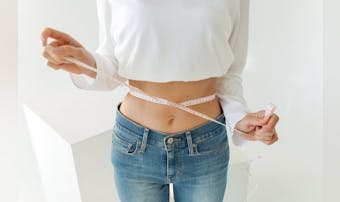 筋トレして見た目は痩せたのに体重が...