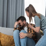 “恐妻家”の意味や特徴とは?愛妻家になって...