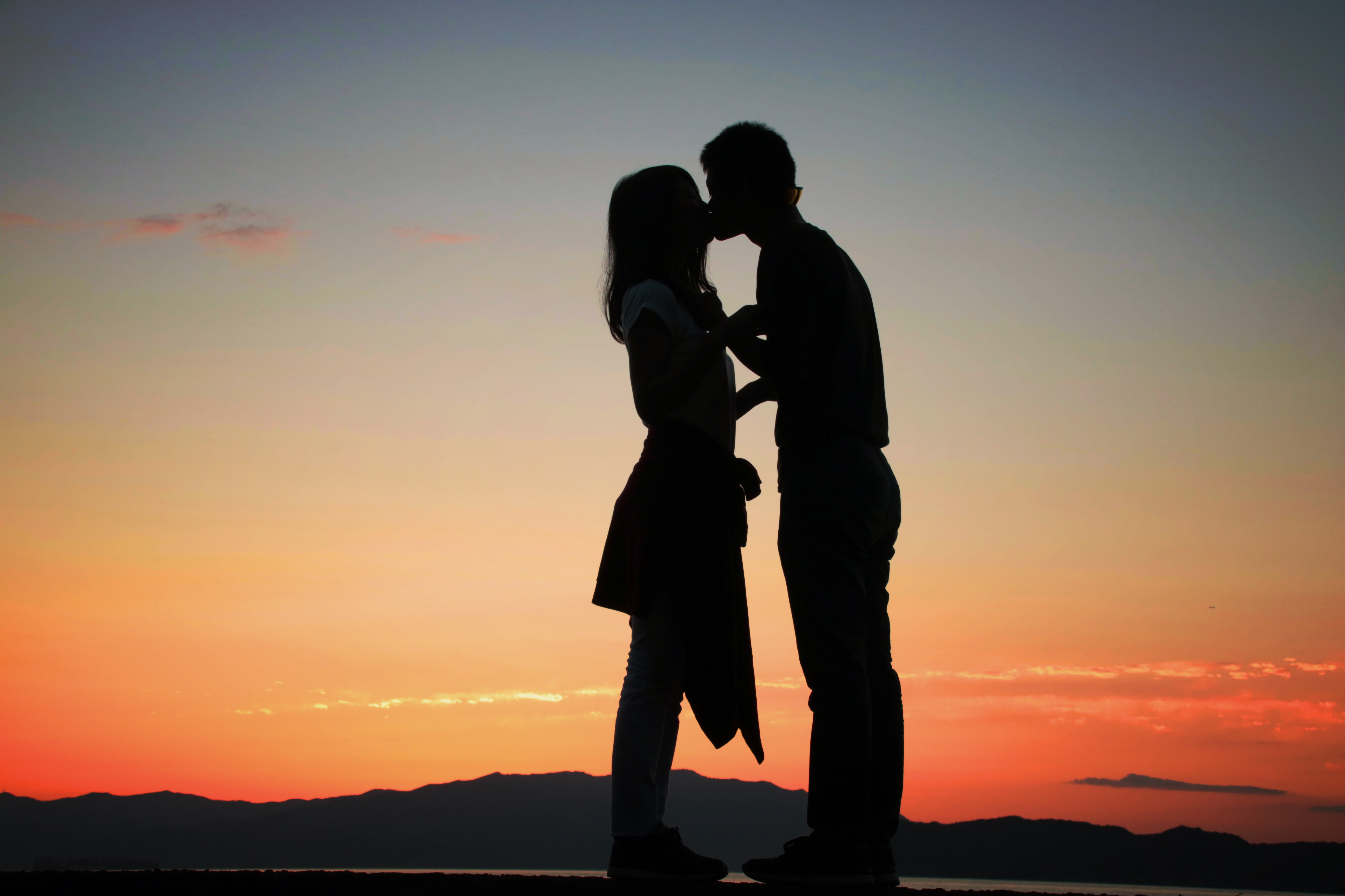 夢占い キスされる夢の意味 状況別にスピリチュアル的な暗示を診断 Smartlog