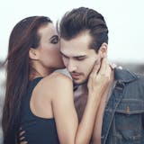 色男(いろおとこ)の意味とは?女性にモテる...