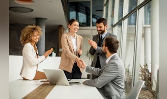 “自主性”の意味とは?部下の自主性...