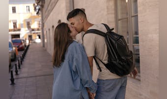 夢占い 知らない異性が出てくる夢の意味 スピリチュアル的な暗示を診断 Smartlog 夢占い 知らない異性が出てくる夢の意味 スピリチュアル的な暗示を診断 Smartlog