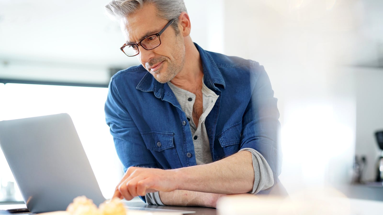 かっこいいおじさんの14の特徴 モテる イケおじになる秘訣 も紹介 Smartlog かっこいいおじさんの14の特徴 モテる イケおじになる秘訣 も紹介 Smartlog