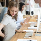 会社を早退する時の15の理由。絶対に許して...