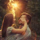 “恋は盲目”に陥りやすい女性の特徴。盲目的に好きにさせる男性から抜け出す方法とは?