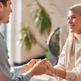 好きな人の口癖がうつる女性の5つの心理 話し方を真似しちゃうのはなぜ Smartlog 好きな人の口癖がうつる女性の5つの心理 話し方を真似しちゃうのはなぜ Smartlog