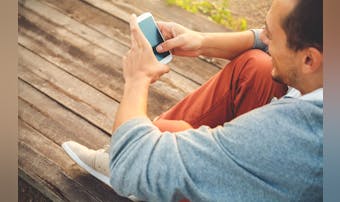 久しぶりのLINEを女性に送る9つ...