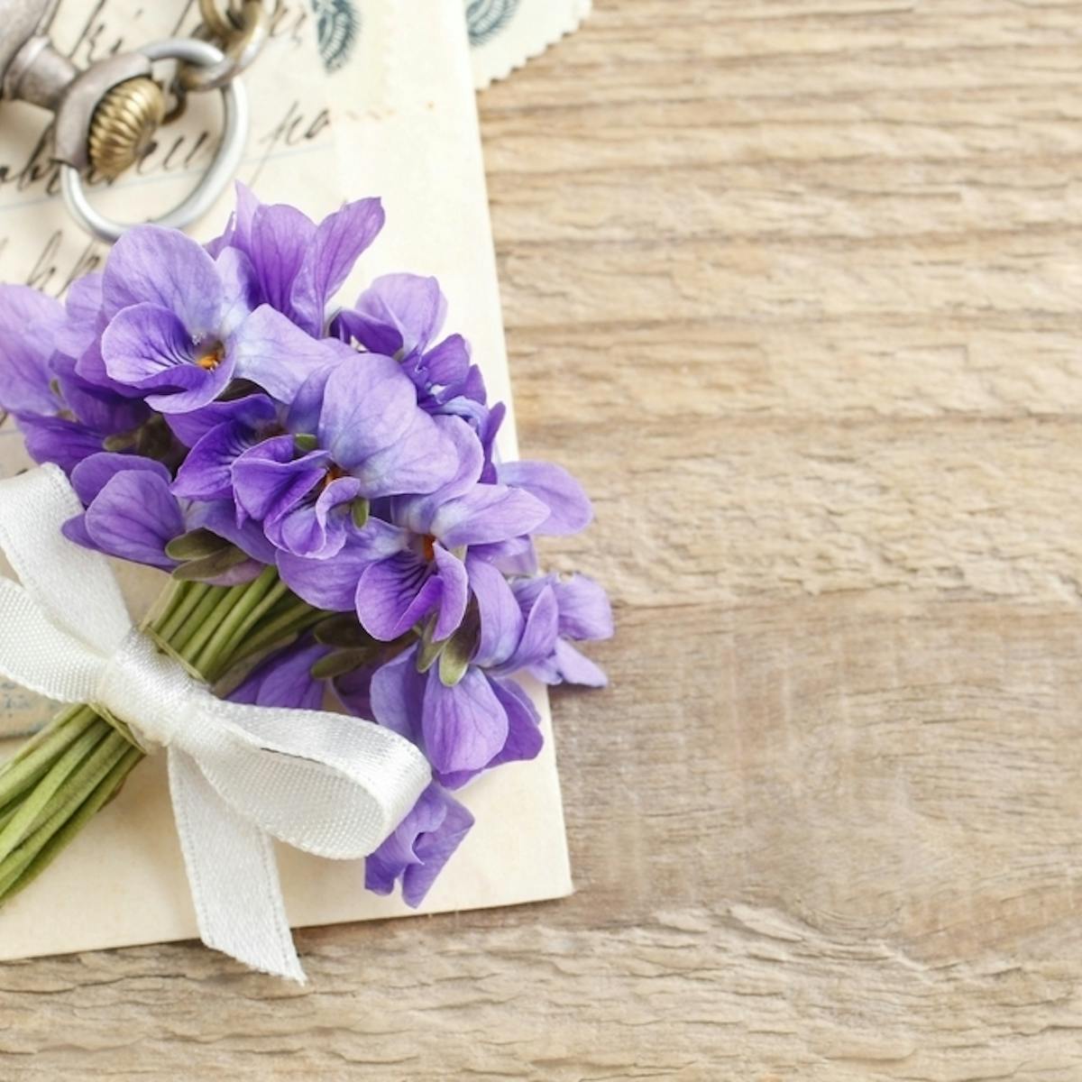 花言葉 一緒にいたい を意味する5本の花 一途な愛を伝える花一覧とは Smartlog 花言葉 一緒にいたい を意味する5本の花 一途な愛を伝える花一覧とは Smartlog