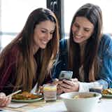 食べ方が汚い人の“12の特徴”。マナー違反な食事の癖を直す方法とは?