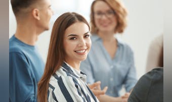 “追われる女性”の11の特徴。男性...