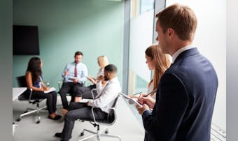 人間観察を趣味に!バレずにやる方法...