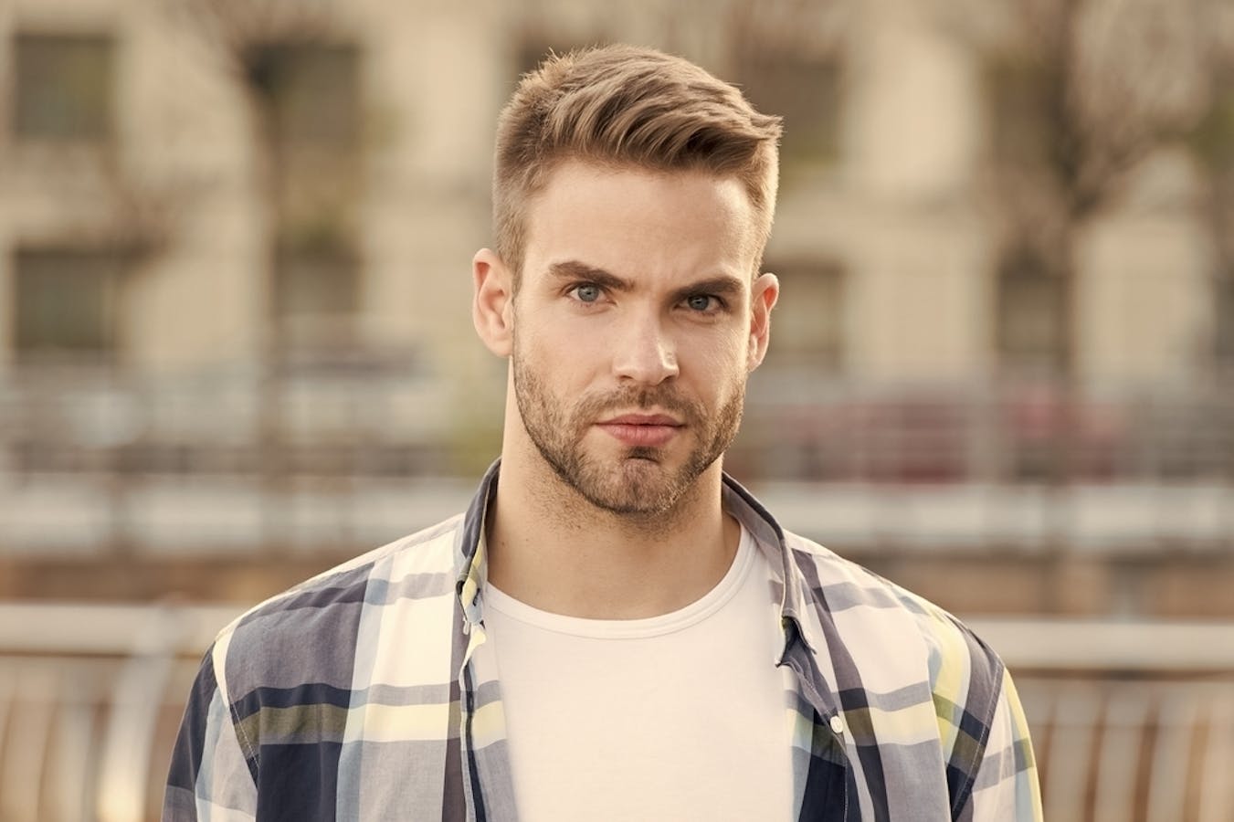 量産型男子はダサい 服装 髪型の特徴 抜け出す4つの方法を解説 Smartlog