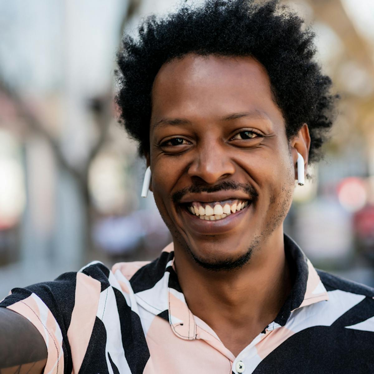 いかつい顔の特徴11個 髪型や服装で見た目を強面にする方法とは Smartlog いかつい顔の特徴11個 髪型や服装で見た目を強面にする方法とは Smartlog