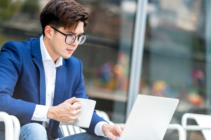 振った元カノから連絡が来たらうざい 男性心理とベストな連絡方法を解説 Smartlog 振った元カノから連絡が来たらうざい 男性心理とベストな連絡方法を解説 Smartlog