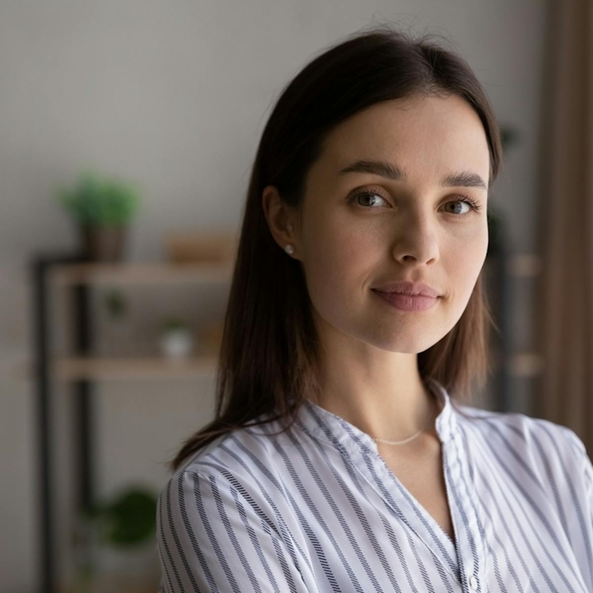 薄い顔の特徴とは のっぺりした印象を激変させる 最強メイク を解説 Smartlog 薄い顔の特徴とは のっぺりした印象を激変させる 最強メイク を解説 Smartlog