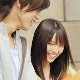 学生カップルの付き合い方。会う頻度やLIN...
