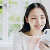 柔らかい雰囲気がある人の10の特徴。好かれ...