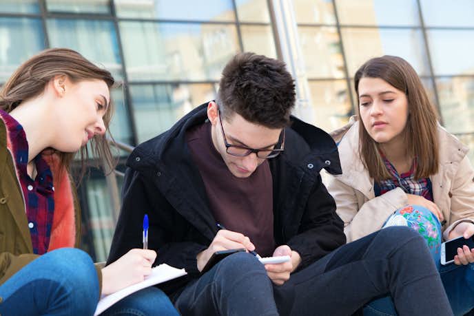 高校生必見 好きな人とのlineを 成功させる方法 きっかけや盛り上がる話題を解説 Smartlog 高校生必見 好きな人とのlineを 成功させる方法 きっかけや盛り上がる話題を解説 Smartlog