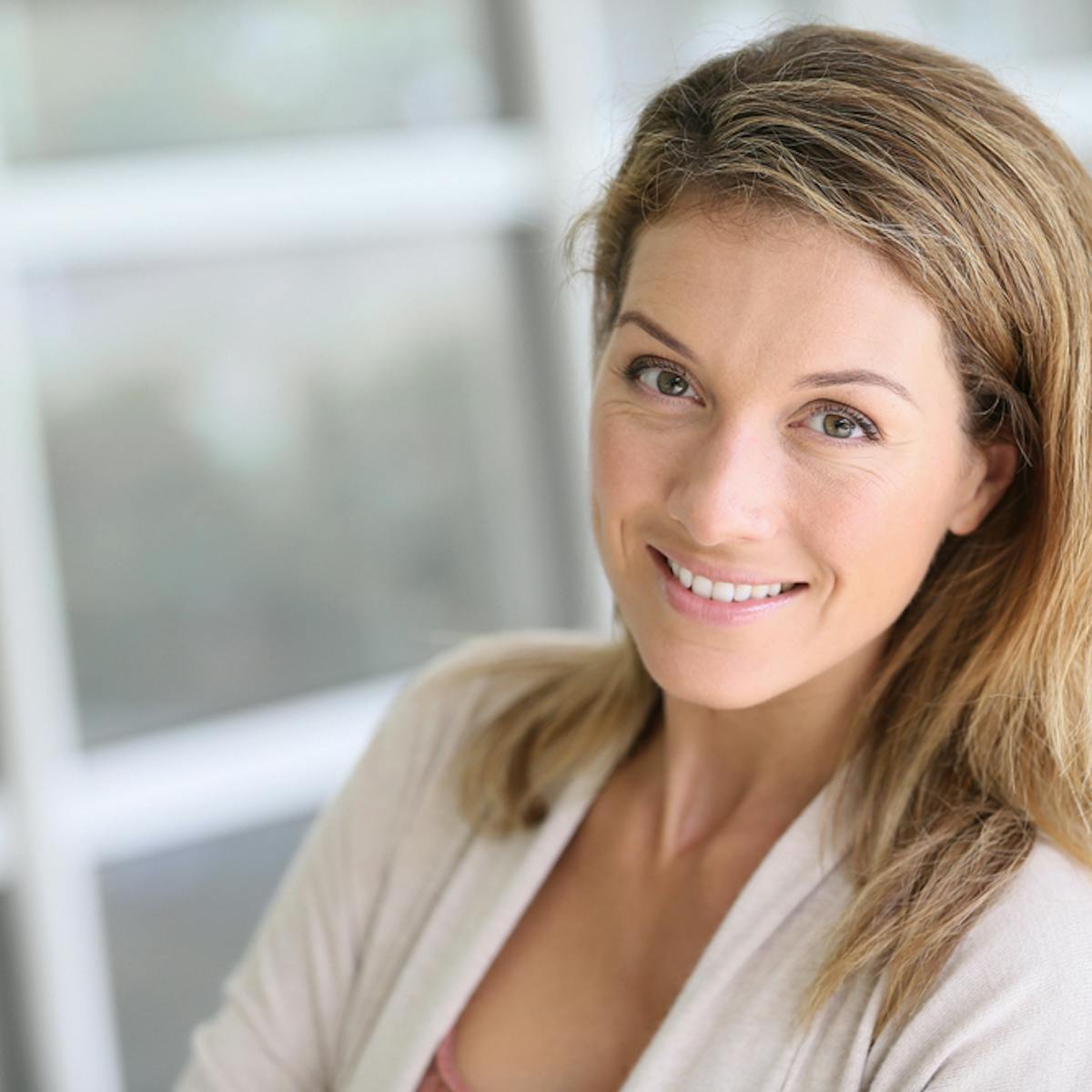 40代でもモテる女性の8つの特徴 アラフォー美女の性格や行動とは Smartlog 40代でもモテる女性の8つの特徴 アラフォー美女の性格や行動とは Smartlog