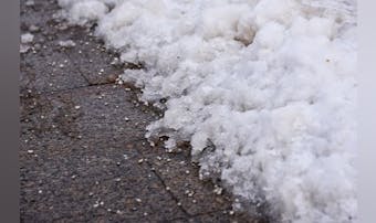 融雪剤のおすすめ13選|人気で雪を...