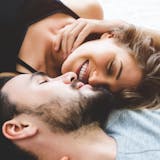 お泊まりデートに誘ってくる男性の心理。相手...